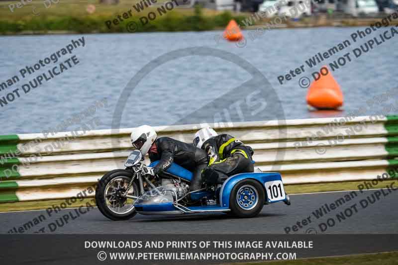 Vintage motorcycle club;eventdigitalimages;mallory park;mallory park trackday photographs;no limits trackdays;peter wileman photography;trackday digital images;trackday photos;vmcc festival 1000 bikes photographs